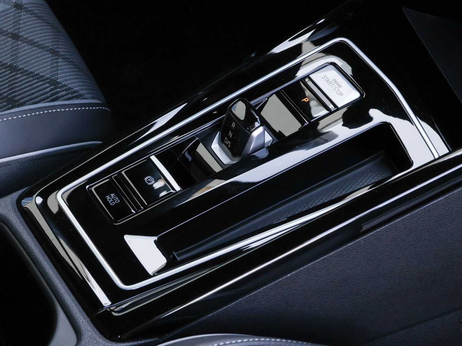 Volkswagen Golf 2023 г. Белый, пробег 31972 км