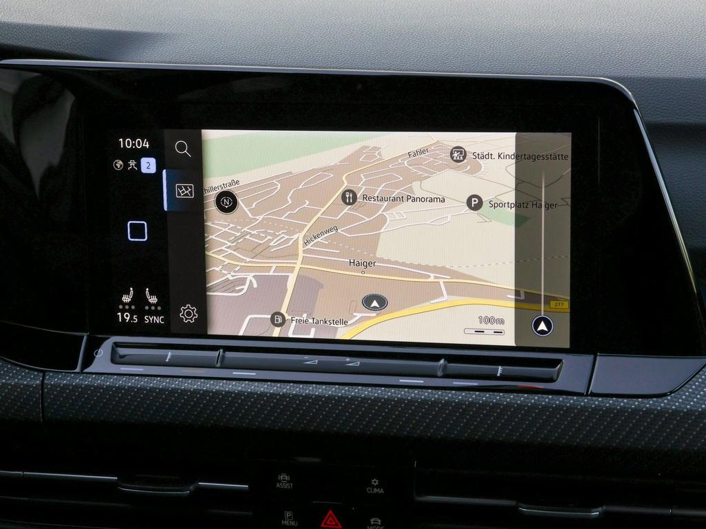 Volkswagen Golf 2023 г. Белый, пробег 31972 км