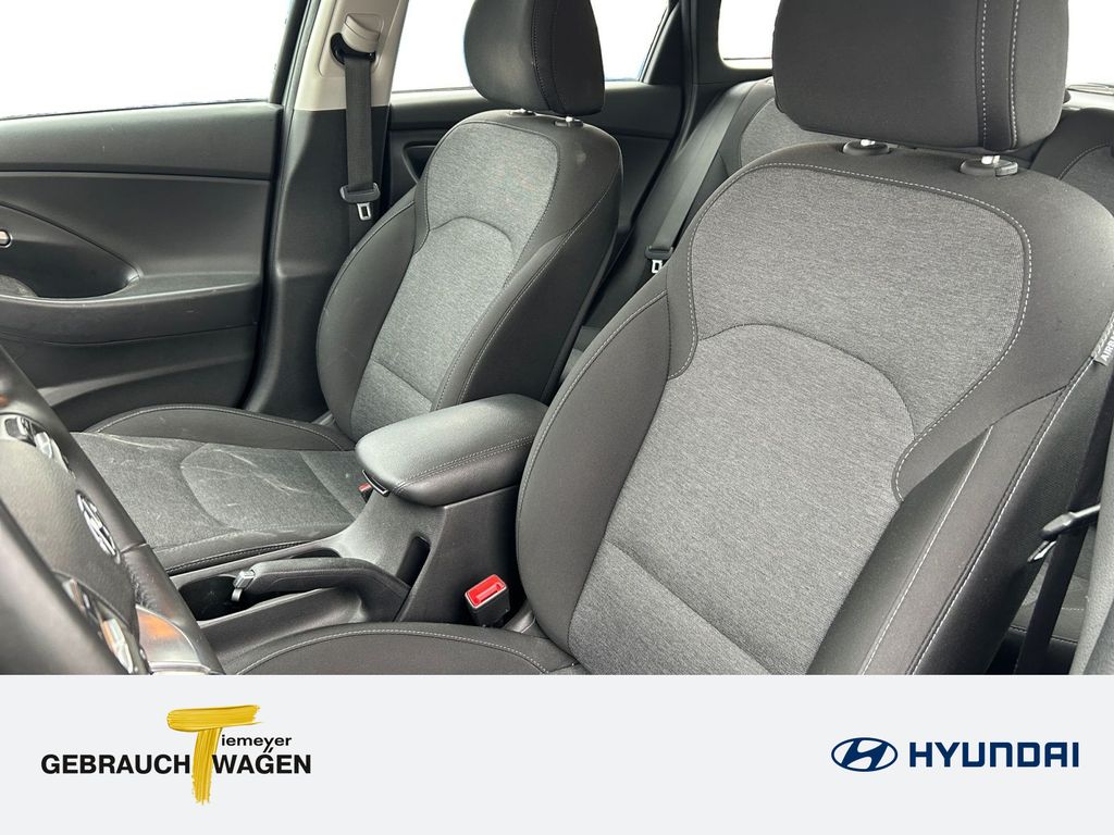 Hyundai i30 2024 г. Серый, пробег 46701 км