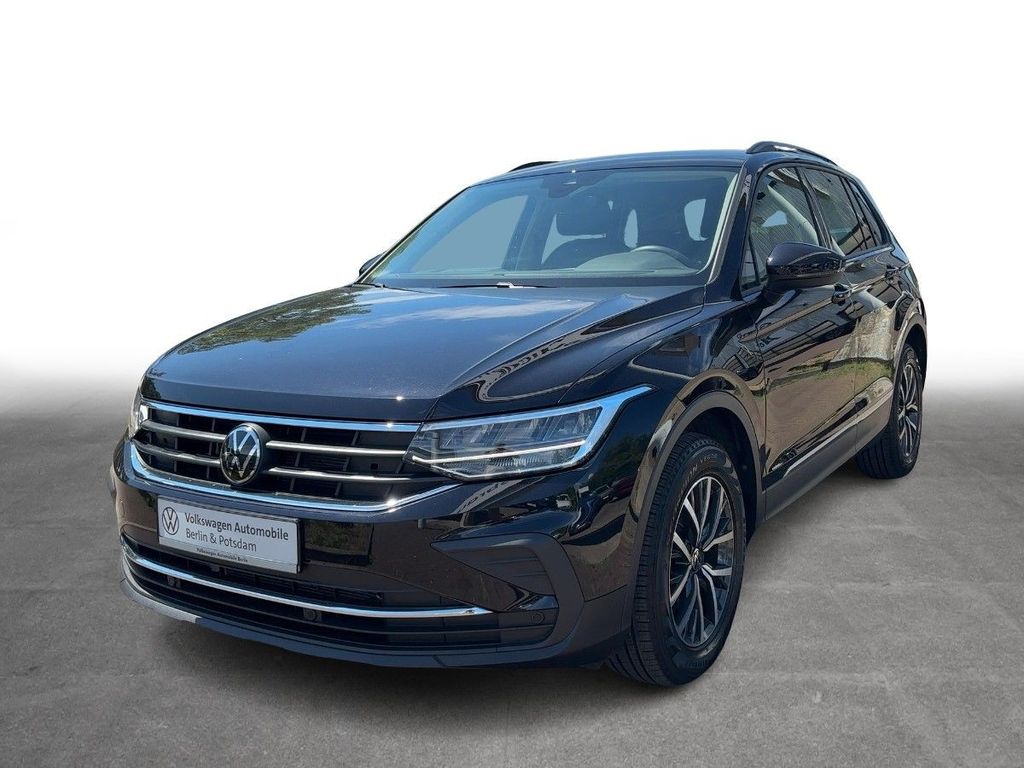 Volkswagen Tiguan 2023 г. Чёрный, пробег 9010 км