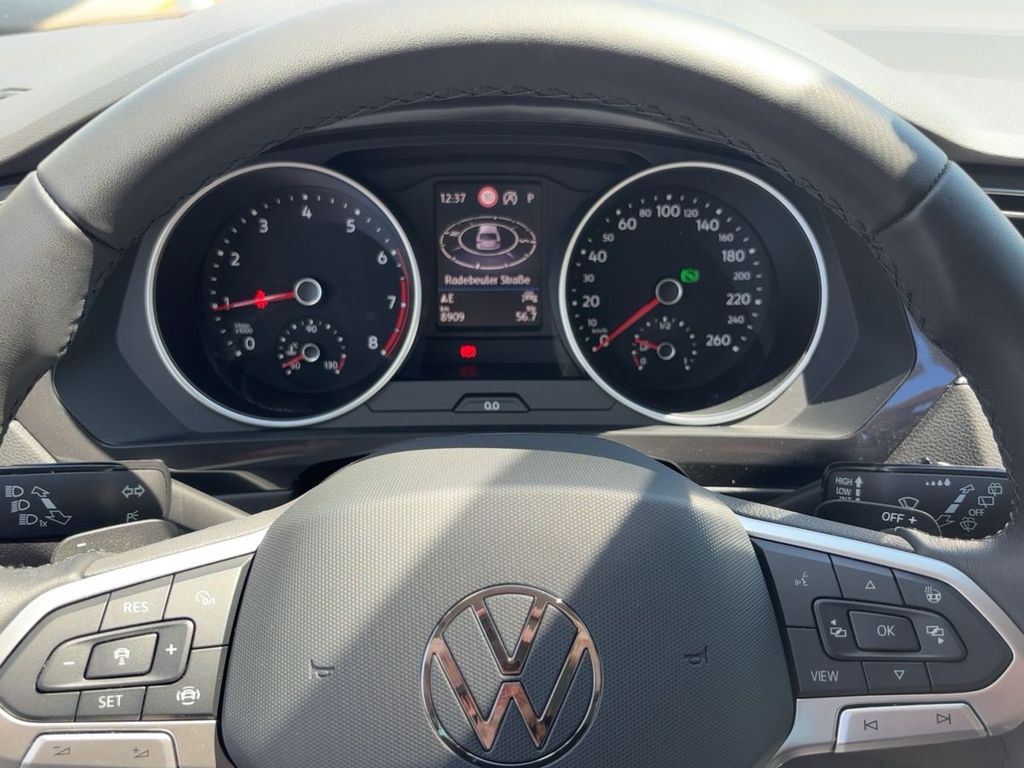 Volkswagen Tiguan 2023 г. Чёрный, пробег 9010 км