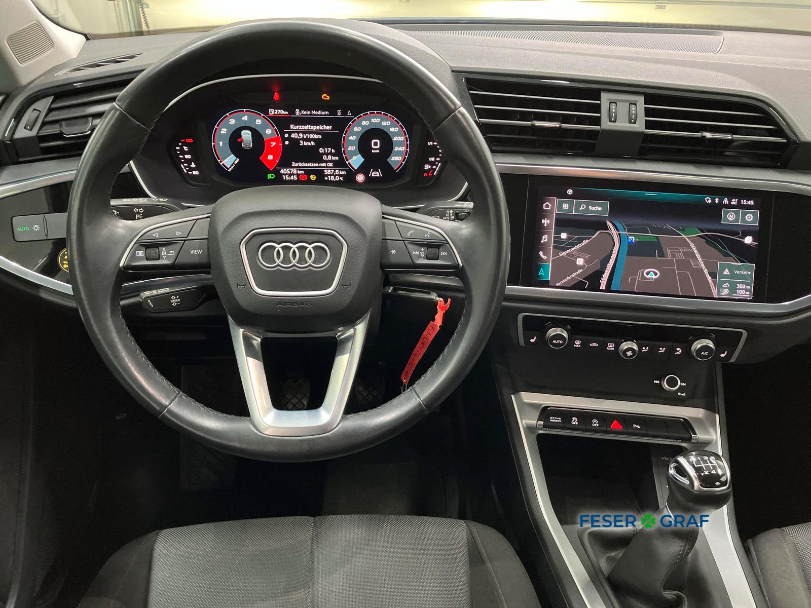 Audi Q3 2021 г. Синий, пробег 40590 км