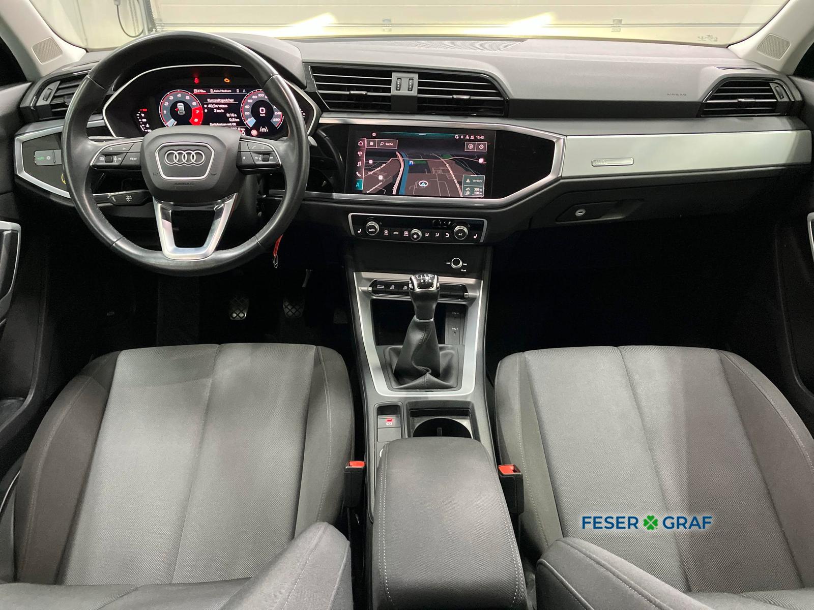 Audi Q3 2021 г. Синий, пробег 40590 км