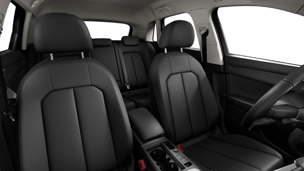 Audi Q3 2022 г. Чёрный, пробег 33080 км
