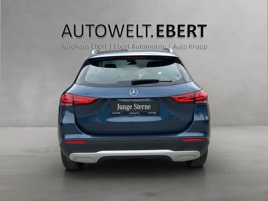 Mercedes-Benz GLA 180 2023 г. Синий, пробег 59715 км