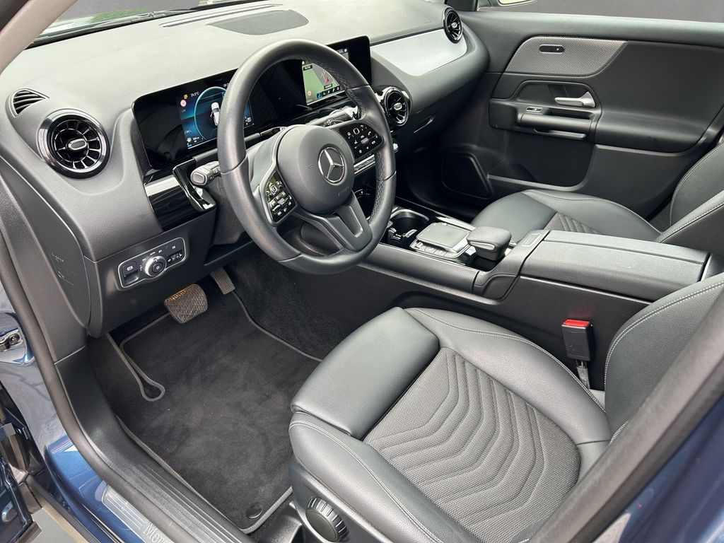 Mercedes-Benz GLA 180 2023 г. Синий, пробег 59715 км