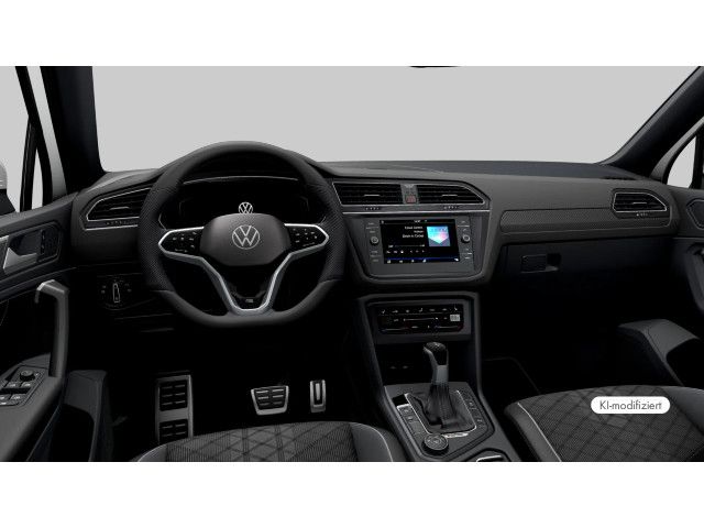 Volkswagen Tiguan 2022 г. Белый, пробег 29074 км