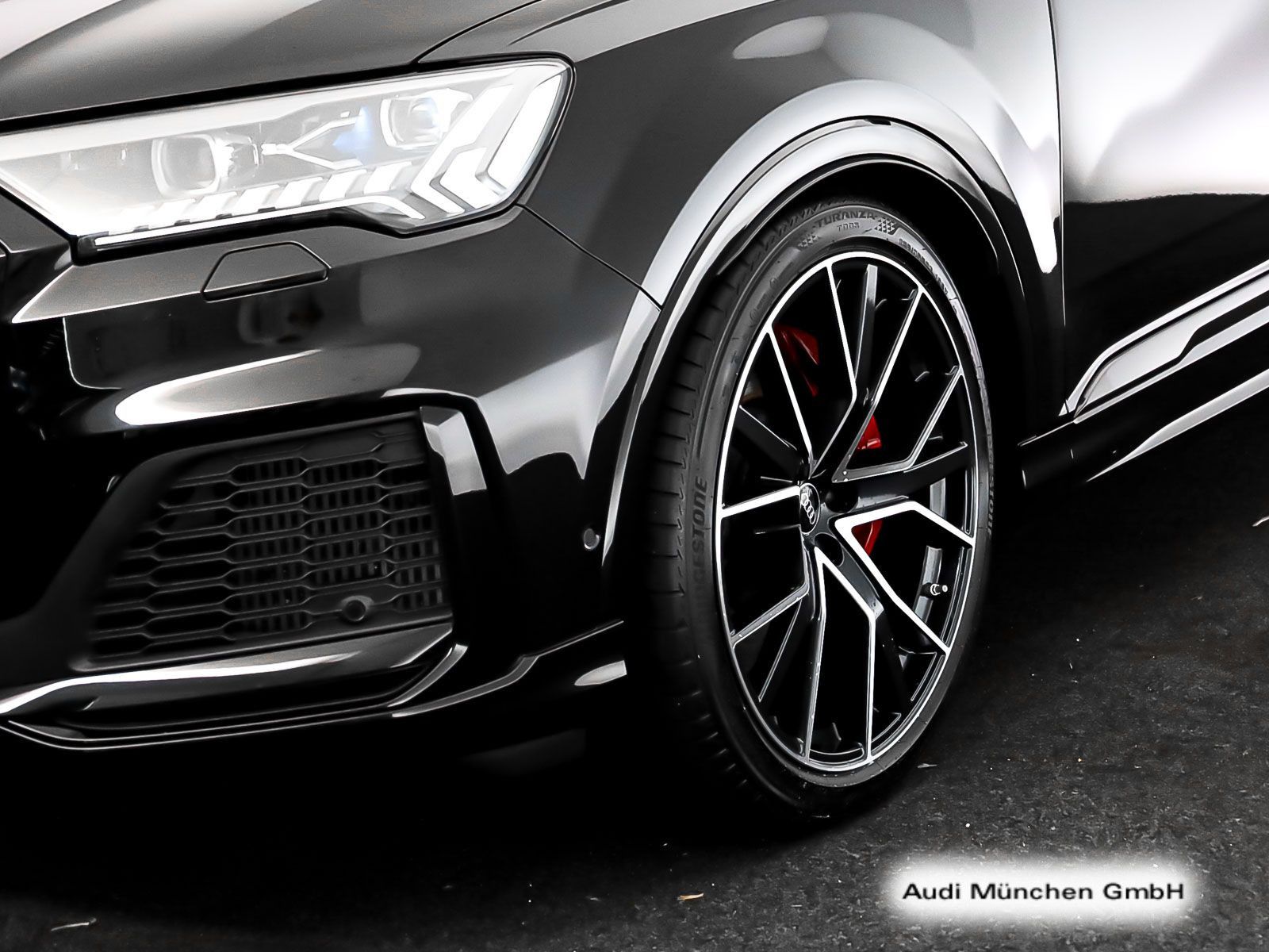 Audi SQ7 2023 г. Чёрный, пробег 53887 км