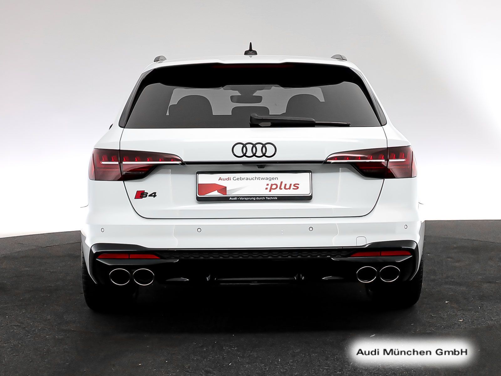 Audi S4 2024 г. Белый, пробег 42378 км