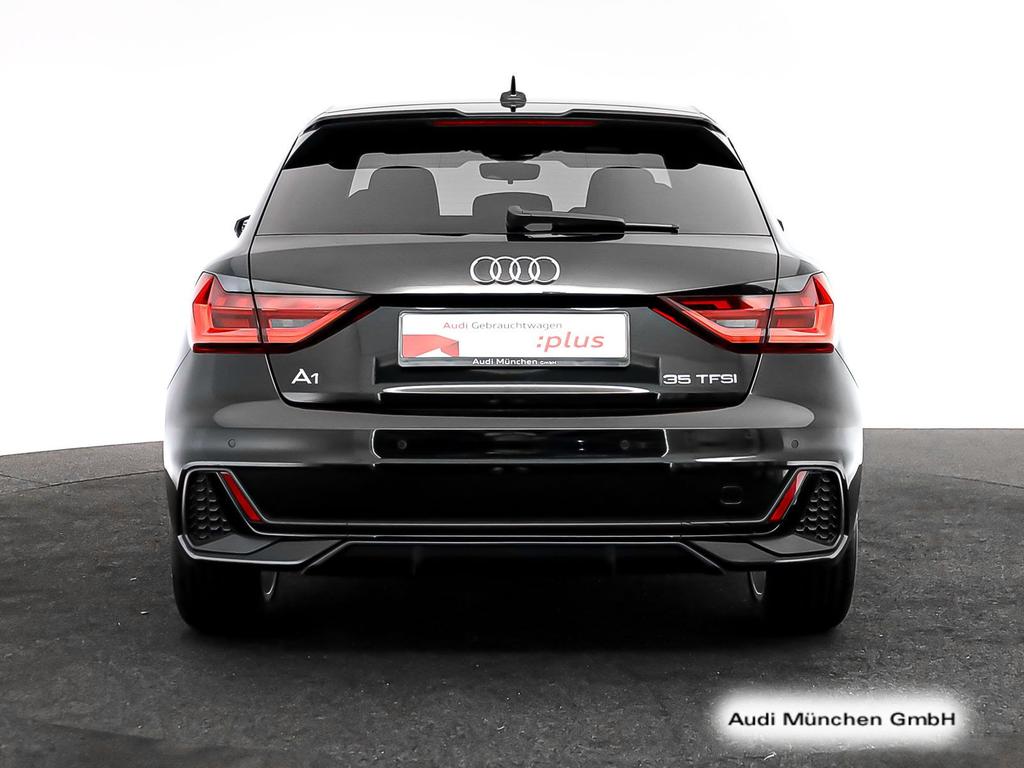 Audi A1 2022 г. Чёрный, пробег 31426 км