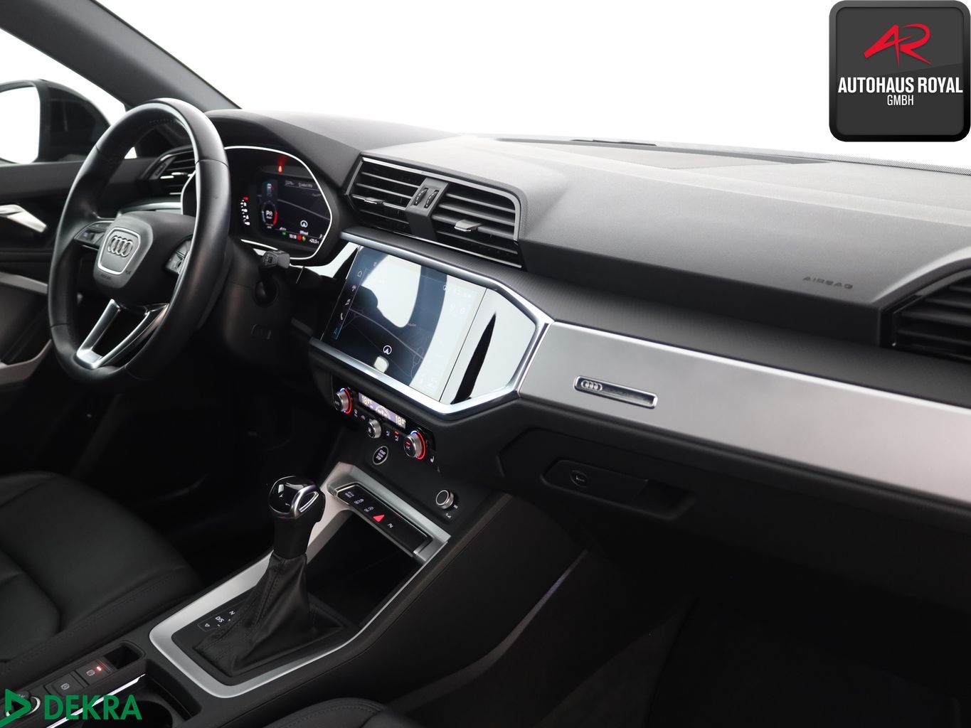 Audi Q3 2022 г. Чёрный, пробег 53613 км