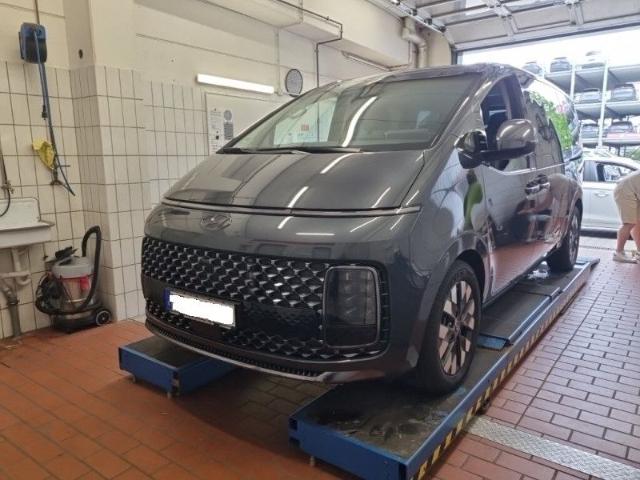 Hyundai Staria 2022 г. Серый, пробег 36233 км