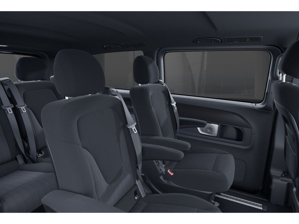 Mercedes-Benz V 250 2025 г. Серый, пробег 31241 км