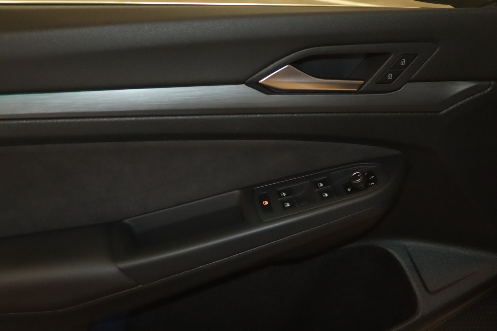Volkswagen Golf 2024 г. Белый, пробег 38800 км