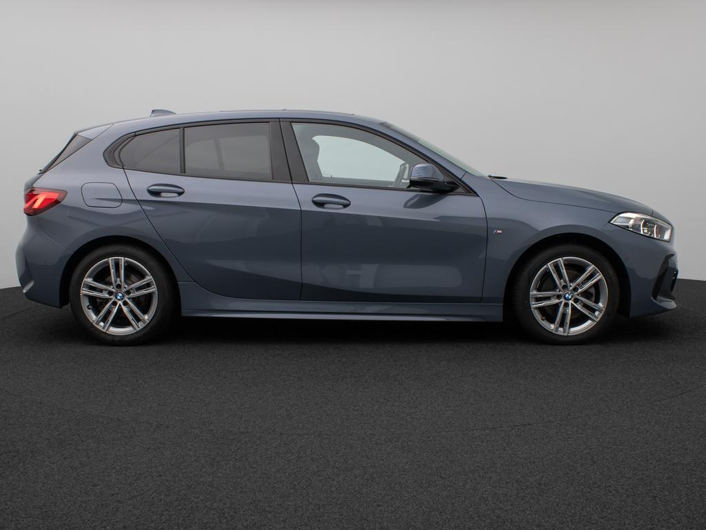 BMW 118 2023 г. Серый, пробег 16741 км