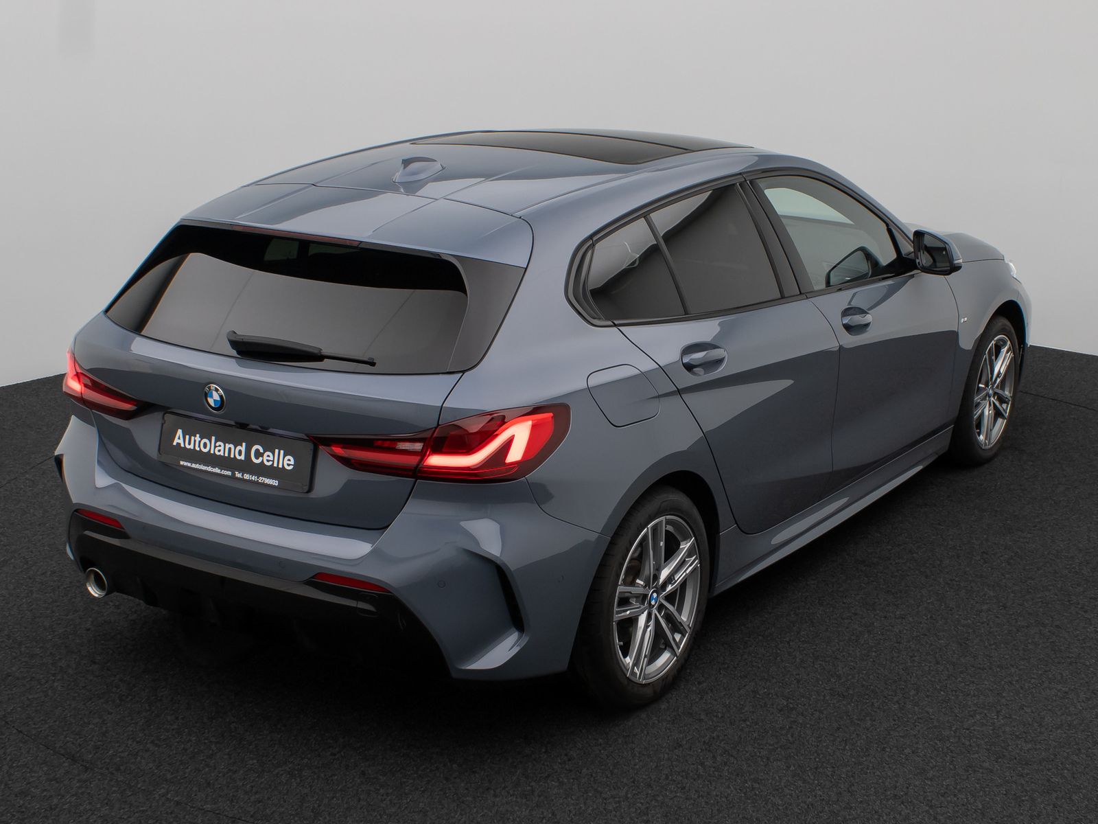 BMW 118 2023 г. Серый, пробег 16741 км