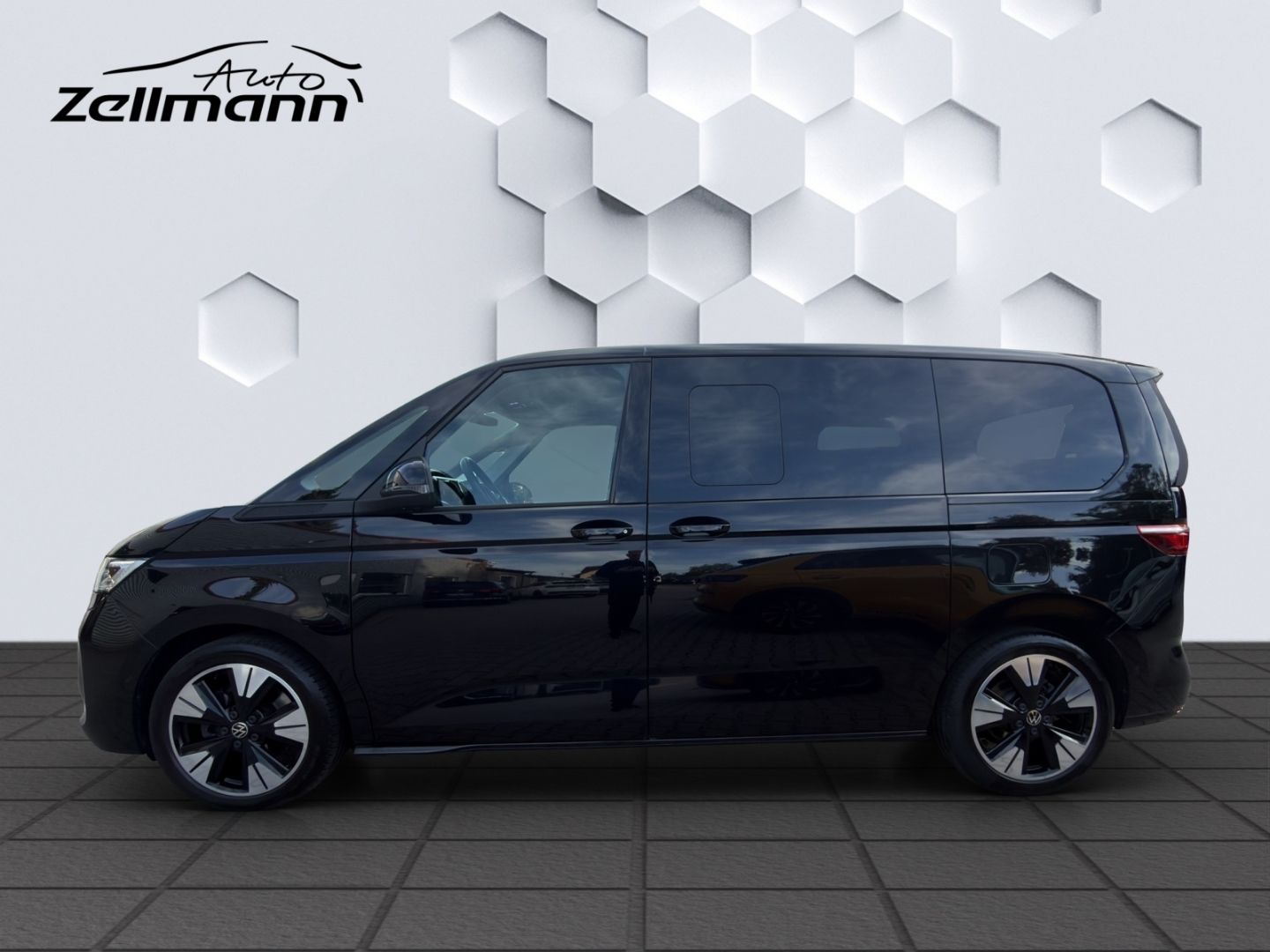 Volkswagen T7 MULTIVAN 2025 г. Чёрный, пробег 24600 км