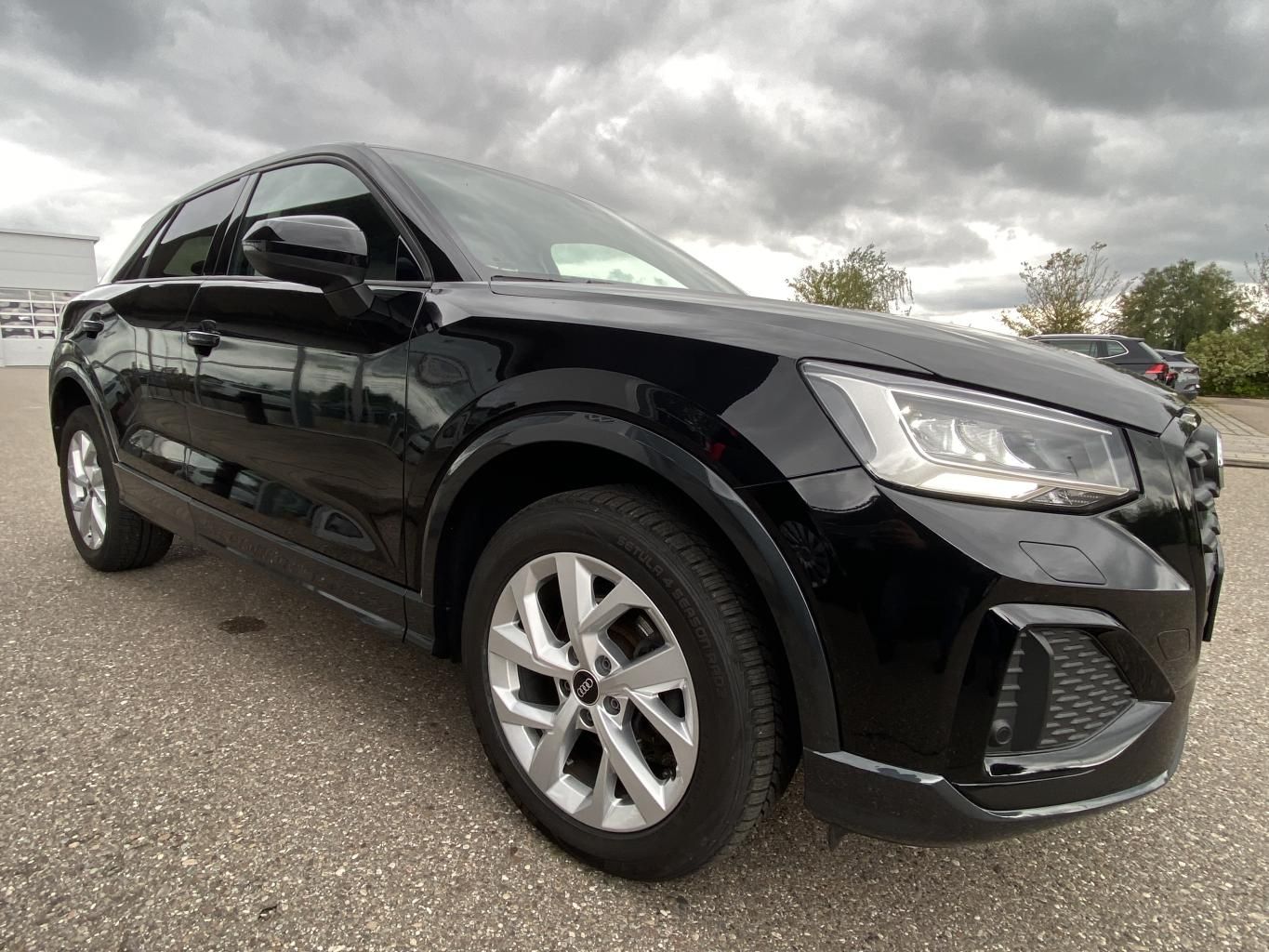 Audi Q2 2023 г. Чёрный, пробег 37420 км