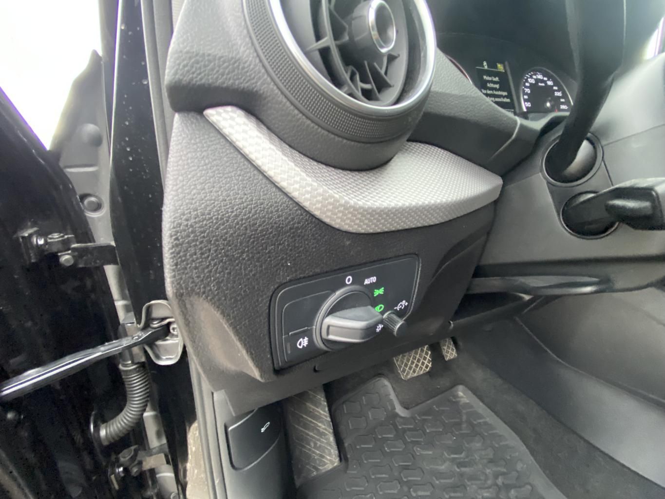Audi Q2 2023 г. Чёрный, пробег 37420 км