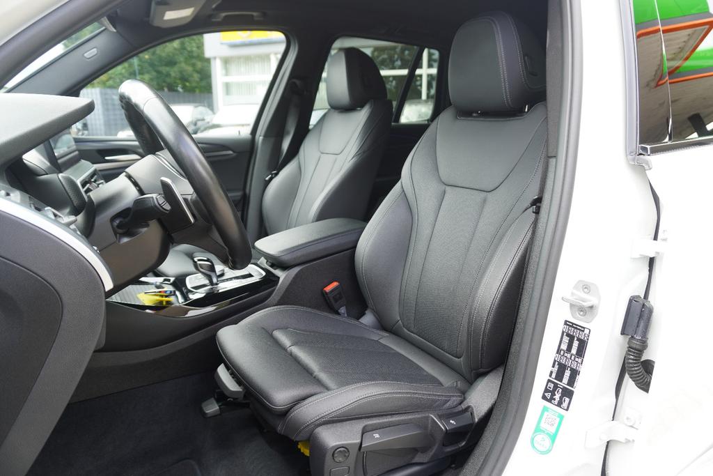 BMW X3 2024 г. Белый, пробег 46330 км