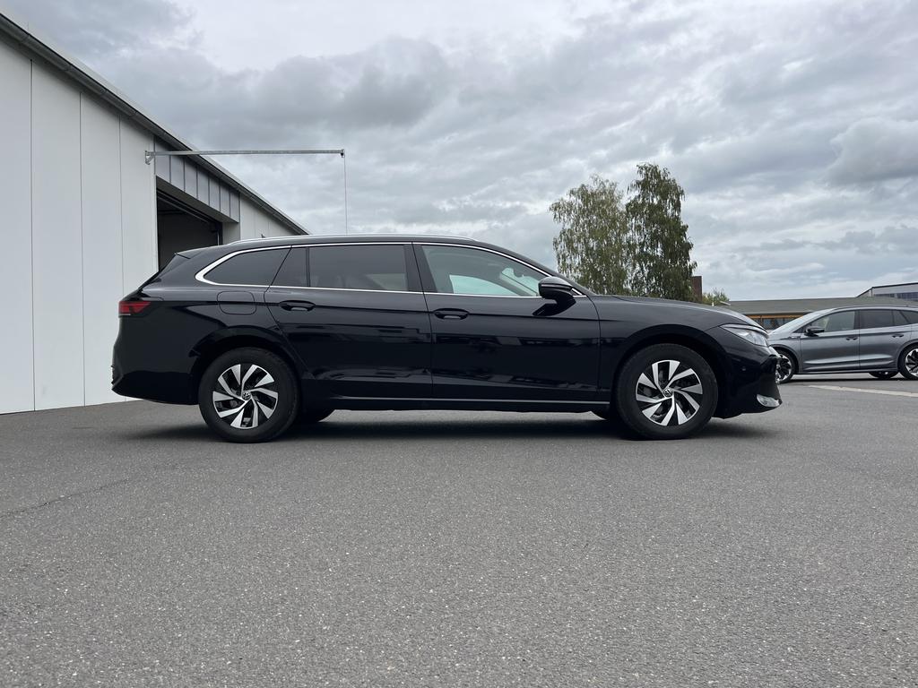 Volkswagen PASSAT VARIANT 2024 г. Чёрный, пробег 49800 км