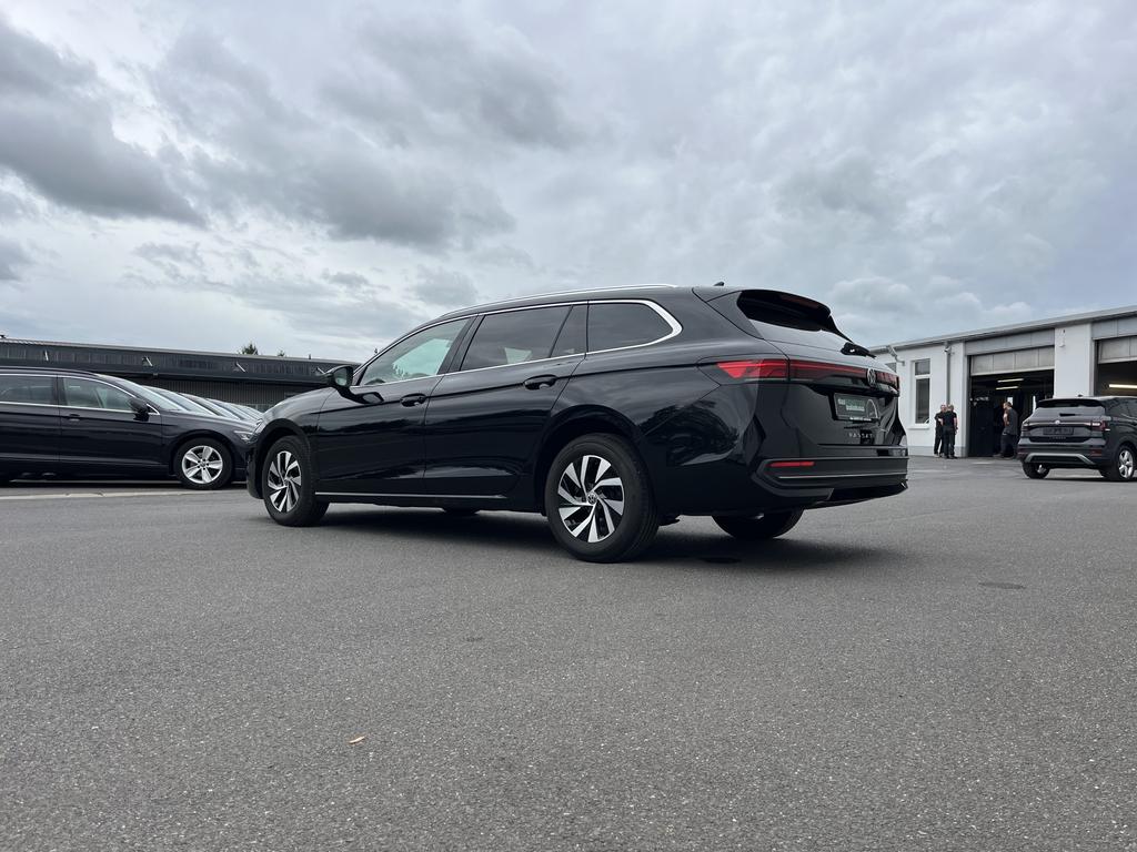 Volkswagen PASSAT VARIANT 2024 г. Чёрный, пробег 49800 км