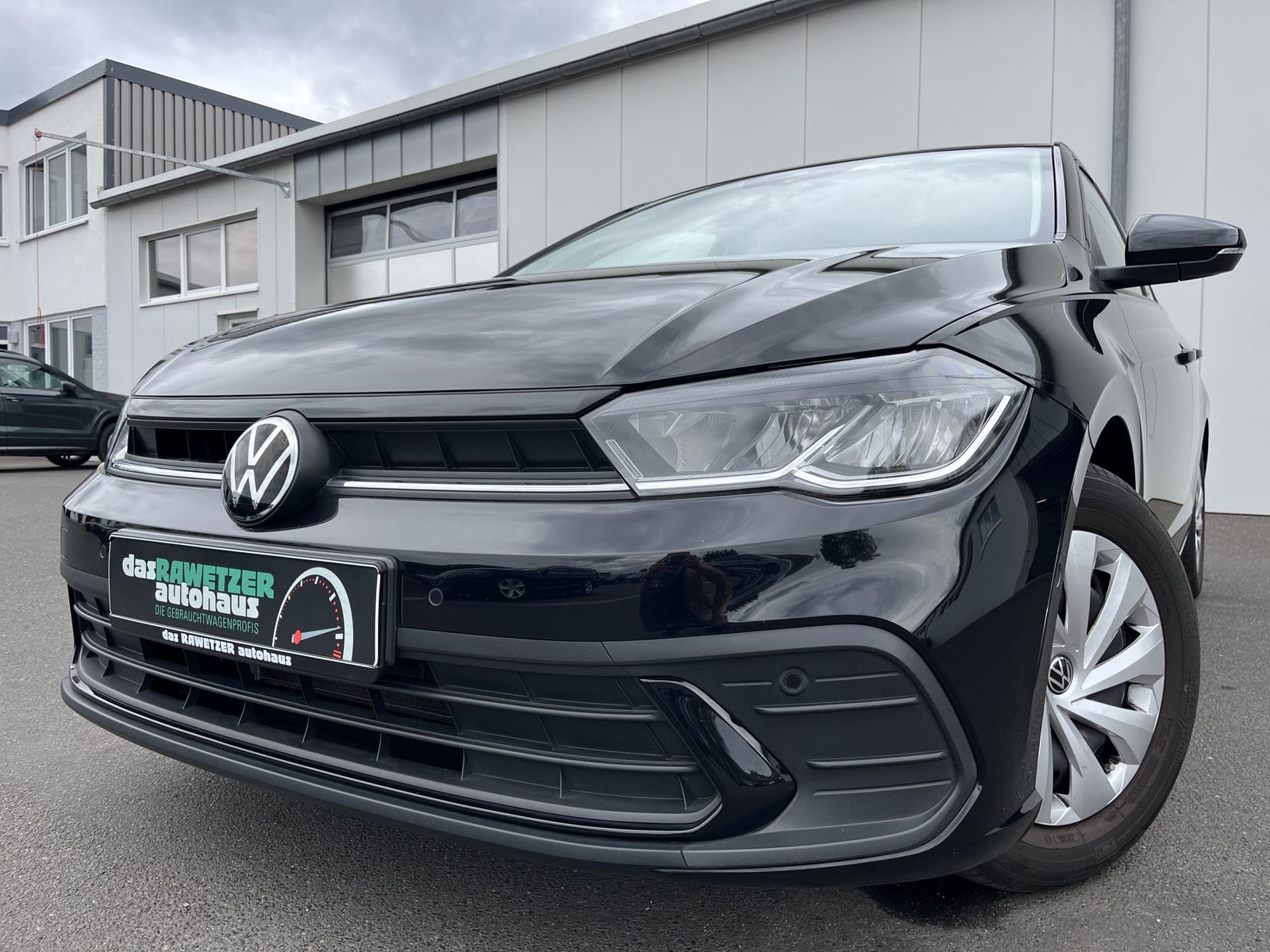 Volkswagen Polo 2023 г. Чёрный, пробег 28095 км