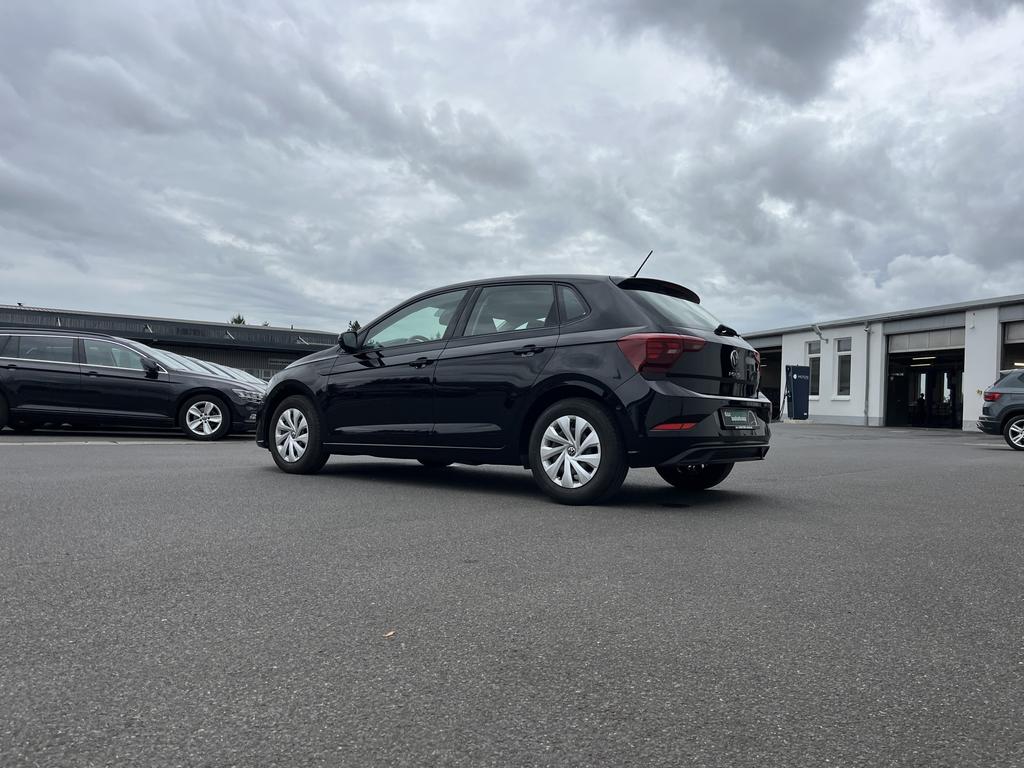 Volkswagen Polo 2023 г. Чёрный, пробег 28095 км