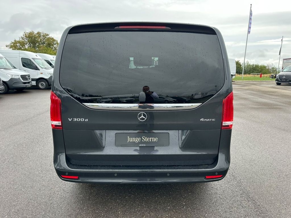 Mercedes-Benz V 300 2022 г. Серый, пробег 53276 км