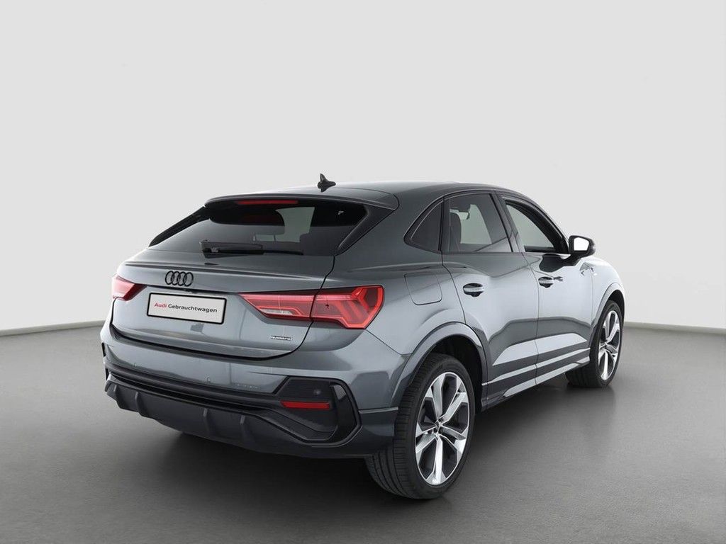 Audi Q3 2026 г. Серый, пробег 8318 км