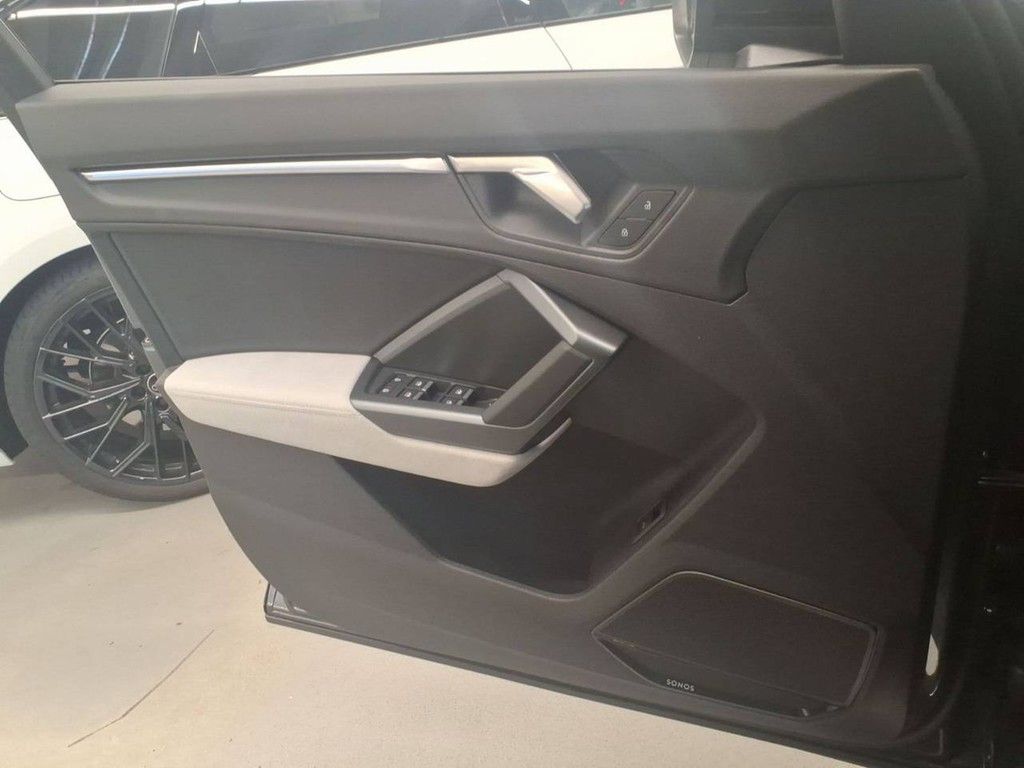 Audi Q3 2026 г. Серый, пробег 8318 км