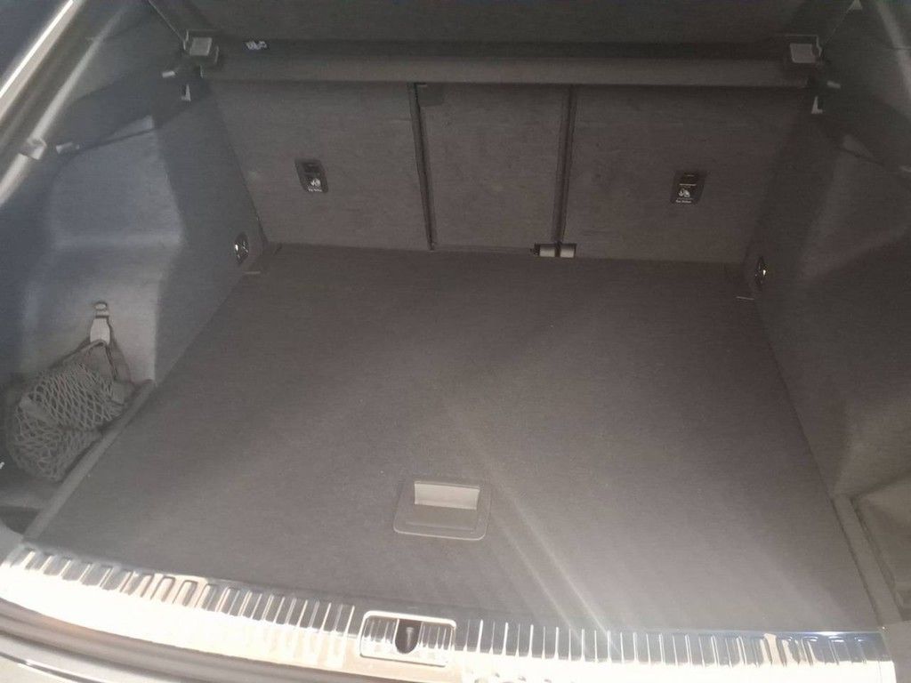 Audi Q3 2026 г. Серый, пробег 8318 км