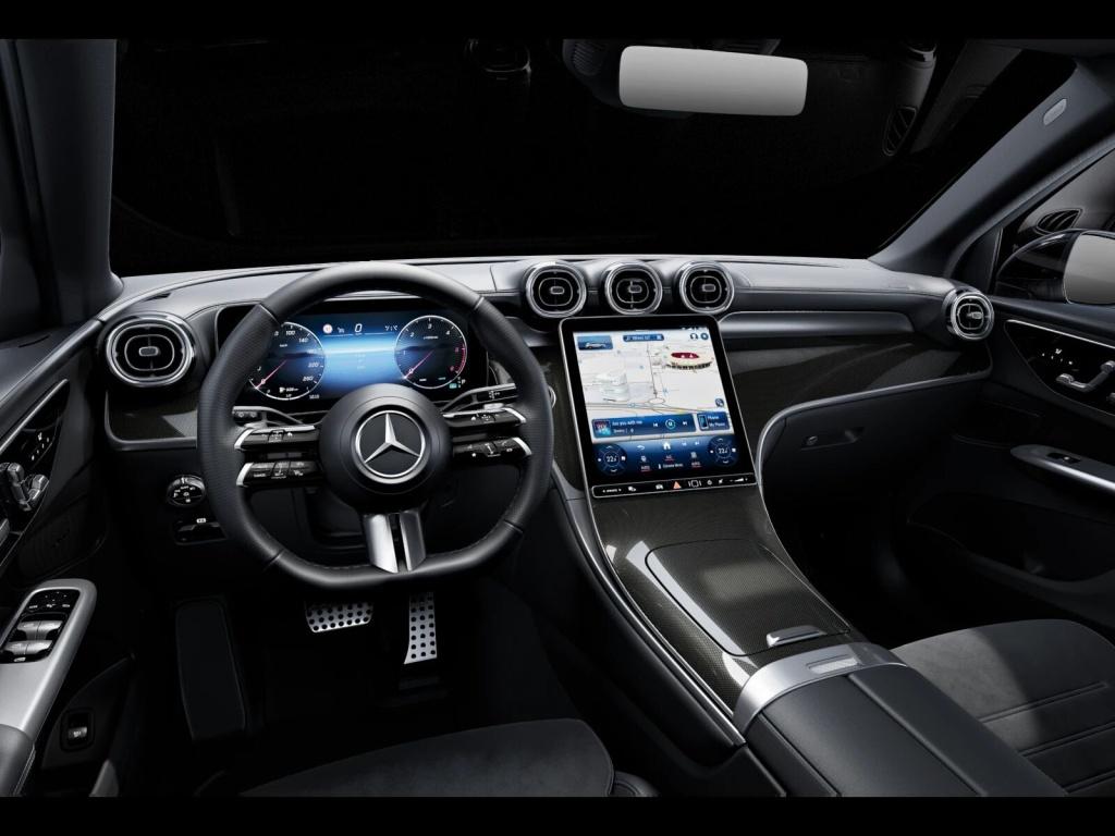 Mercedes-Benz GLC 300 2025 г. Чёрный, пробег 13985 км