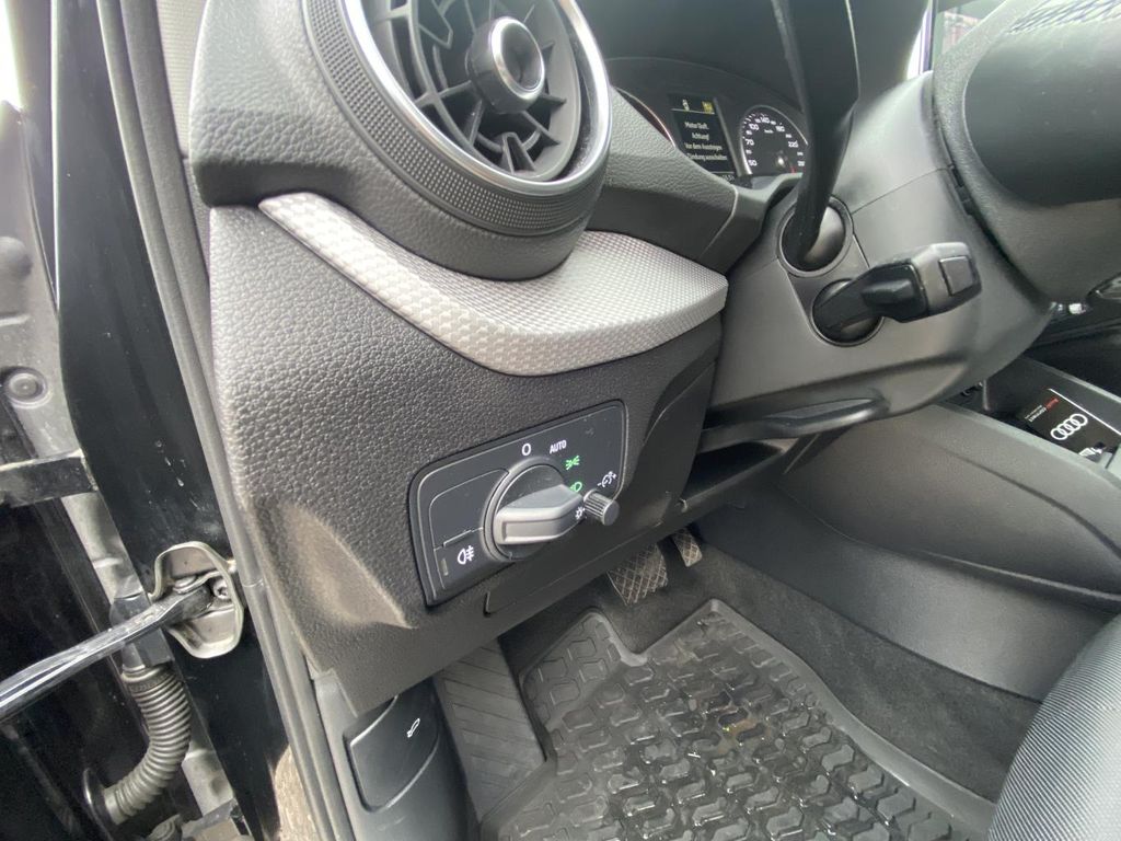 Audi Q2 2023 г. Чёрный, пробег 39492 км