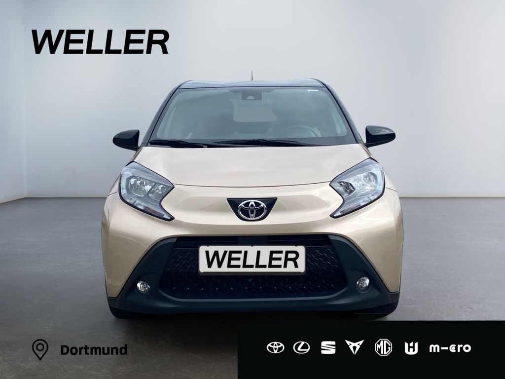 Toyota AYGO (X) 2022 г. Бежевый, пробег 39203 км