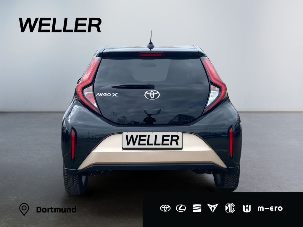 Toyota AYGO (X) 2022 г. Бежевый, пробег 39203 км