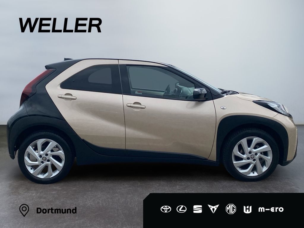 Toyota AYGO (X) 2022 г. Бежевый, пробег 39203 км