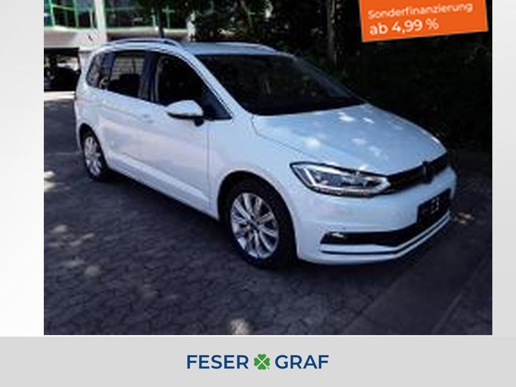 Volkswagen Touran 2024 г. Белый, пробег 15900 км