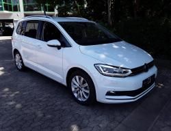 Volkswagen Touran 2024 г. Белый, пробег 15900 км