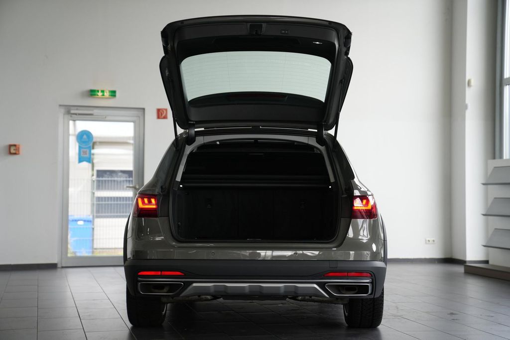 Audi A4 allroad 2023 г. Серый, пробег 42100 км