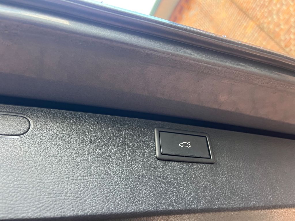Volkswagen T6 MULTIVAN 2022 г. Серый, пробег 56565 км