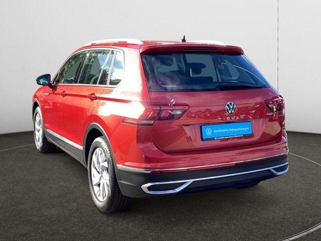 Volkswagen Tiguan 2022 г. Красный, пробег 47421 км