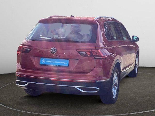 Volkswagen Tiguan 2022 г. Красный, пробег 47421 км