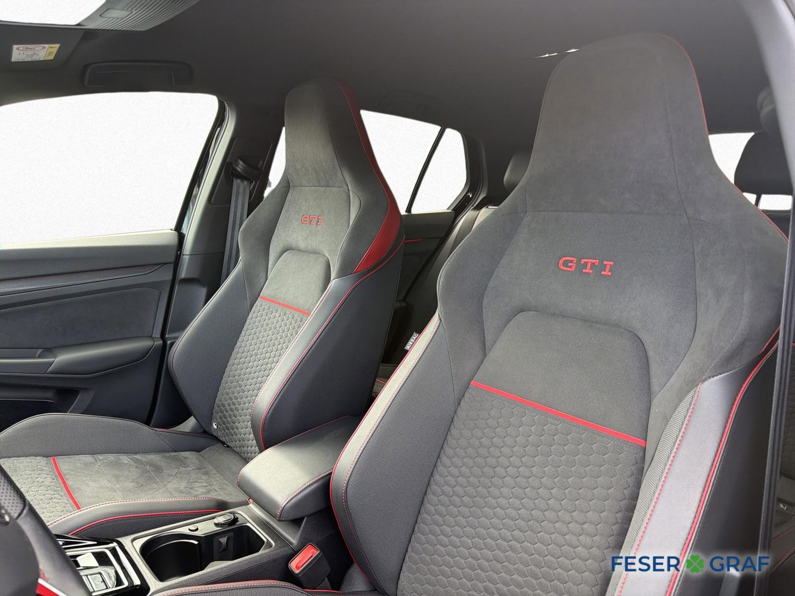 Volkswagen Golf 2023 г. Чёрный, пробег 48500 км