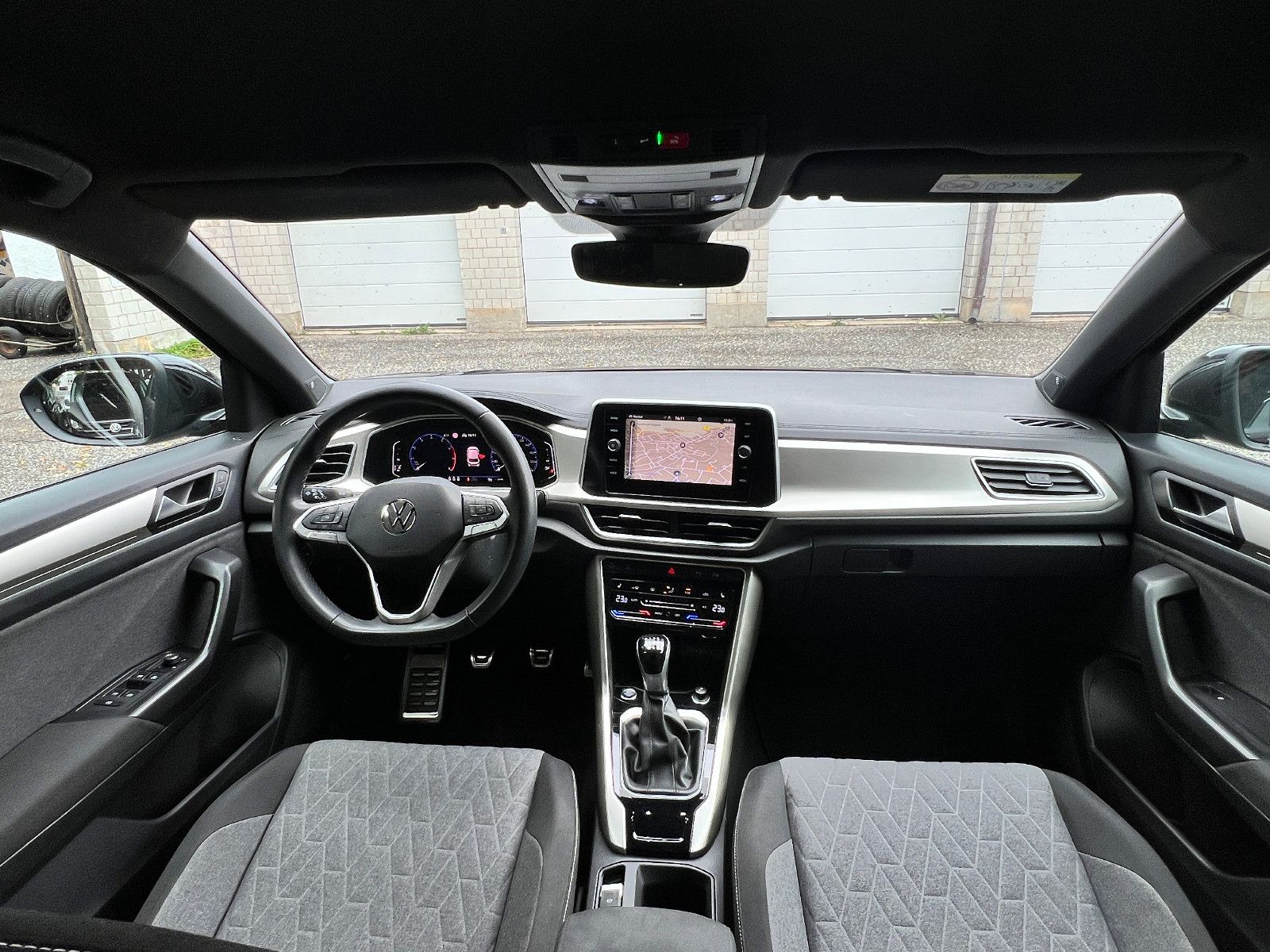 Volkswagen T-Roc 2023 г. Чёрный, пробег 56961 км