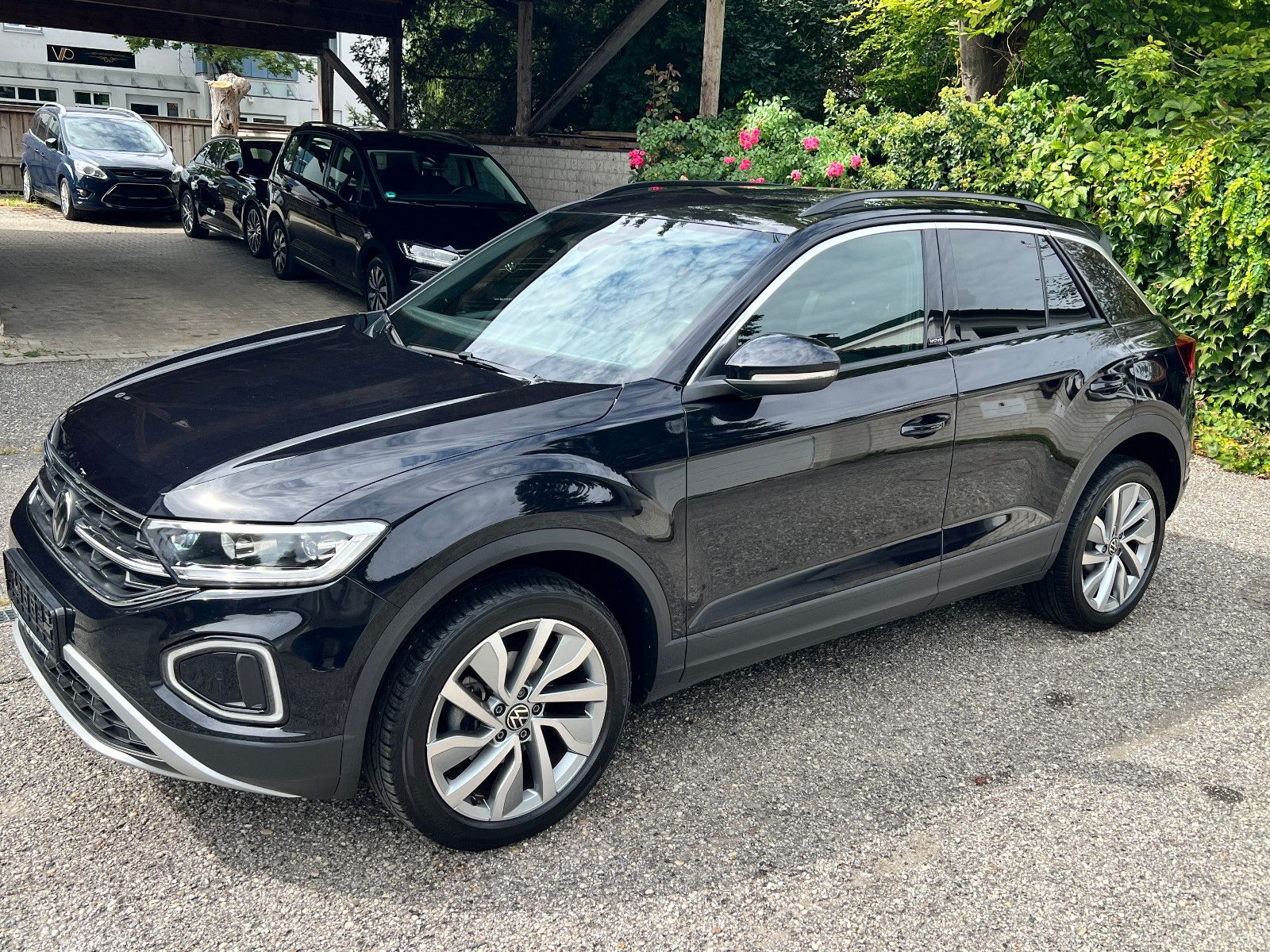 Volkswagen T-Roc 2023 г. Чёрный, пробег 56961 км