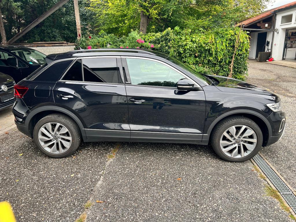 Volkswagen T-Roc 2023 г. Чёрный, пробег 56961 км