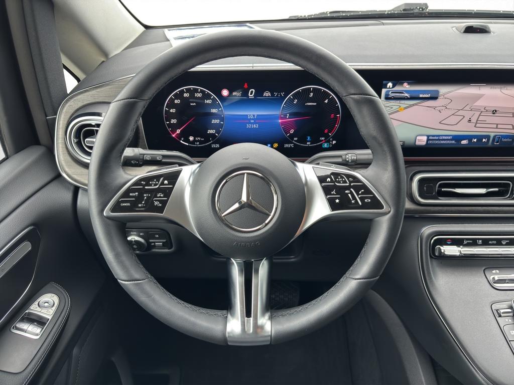 Mercedes-Benz V 220 2026 г. Чёрный, пробег 32300 км