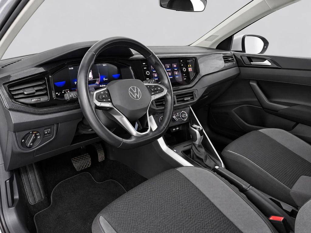 Volkswagen Taigo 2024 г. Серый, пробег 35000 км