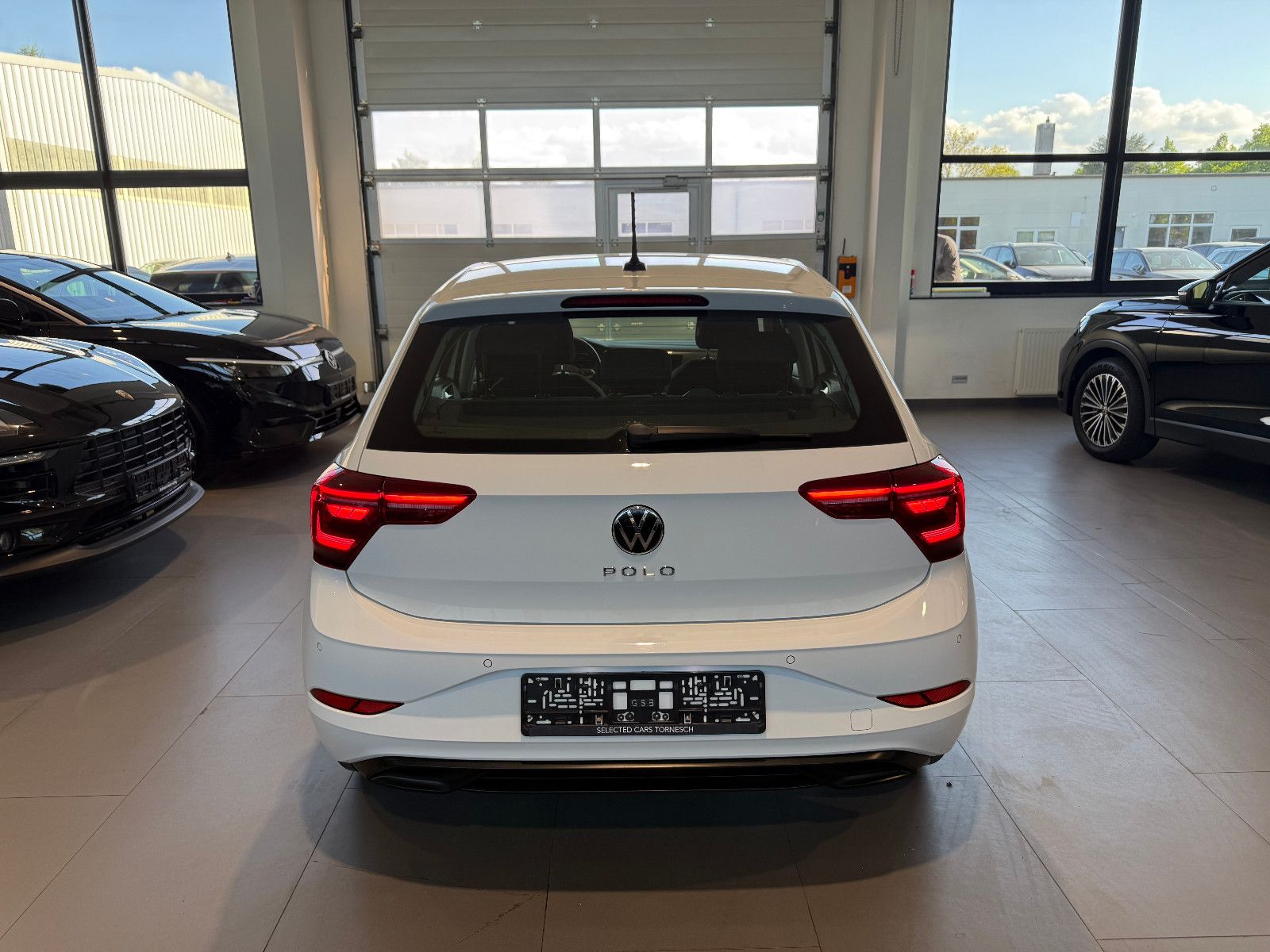 Volkswagen Polo 2022 г. Белый, пробег 59999 км